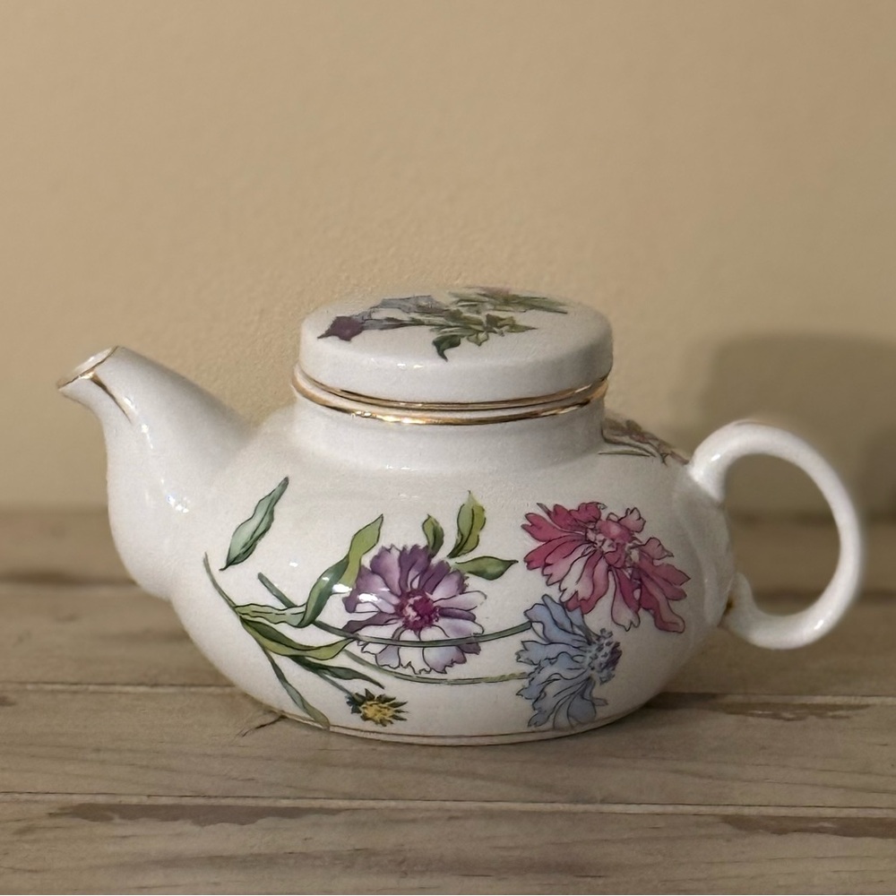 Nantucket Floral With Gold Trim Ceramic Teapot